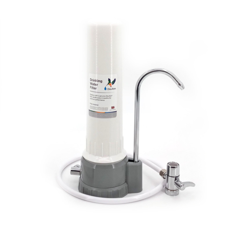Doulton HCPS με φίλτρο Ultracarb Λευκή Μονή Συσκευή Φίλτρου Νερού Άνω Πάγκου με Βρυσάκι